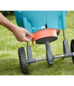 GARDENA Streuwagen XL 34 GARDENA Streuwagen XL -Gartenbedarfsgeschäft 4058145 WE DE 002 GardenaStreuwagenXL