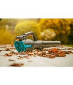 GARDENA Akku-Bläser PowerJet 18V P4A Set -Gartenbedarfsgeschäft 6726350 WE MO 015 GARDENAAkkuBlaeserPowerJet18VP4ASet 1